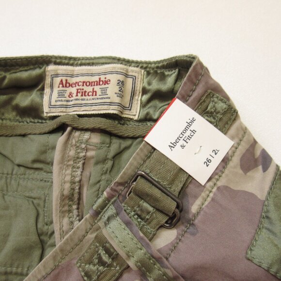 NWT Abercrombie & Fitch Vintage Reissue 2000's Utility Cargo in Camo 26 L 2 Long - Picture 3 of 8